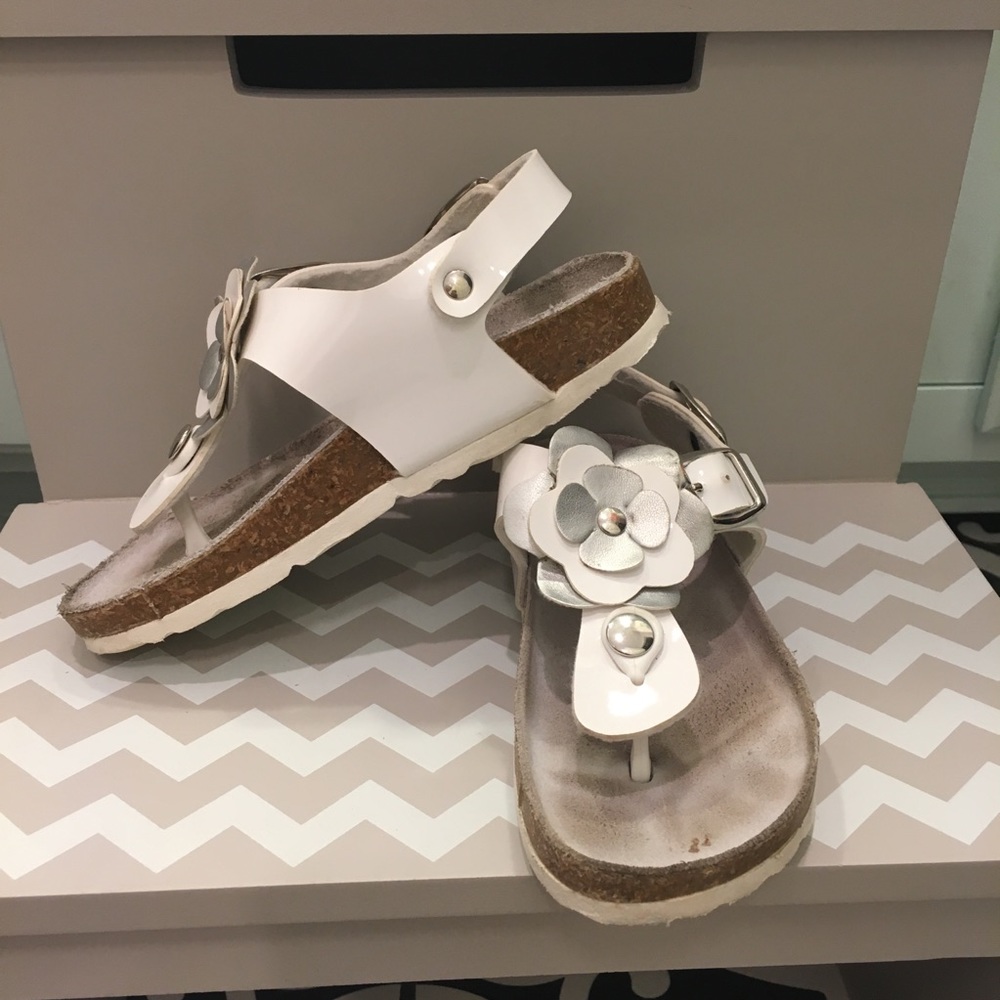 Gems white and silver leather sandal